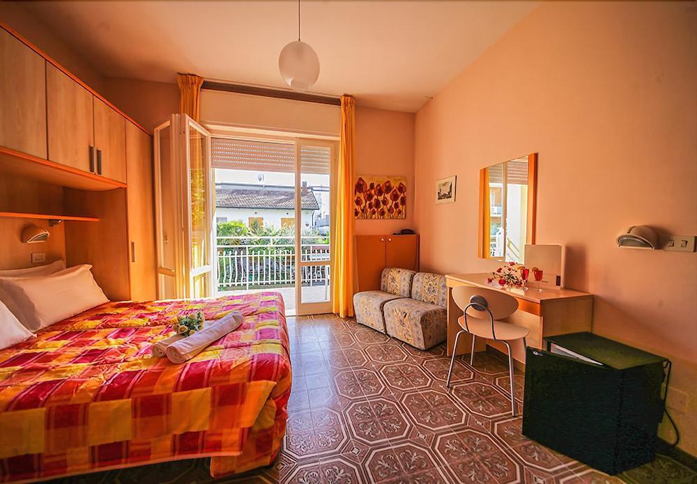 Hotel Santa Martina Villamarina Exteriér fotografie