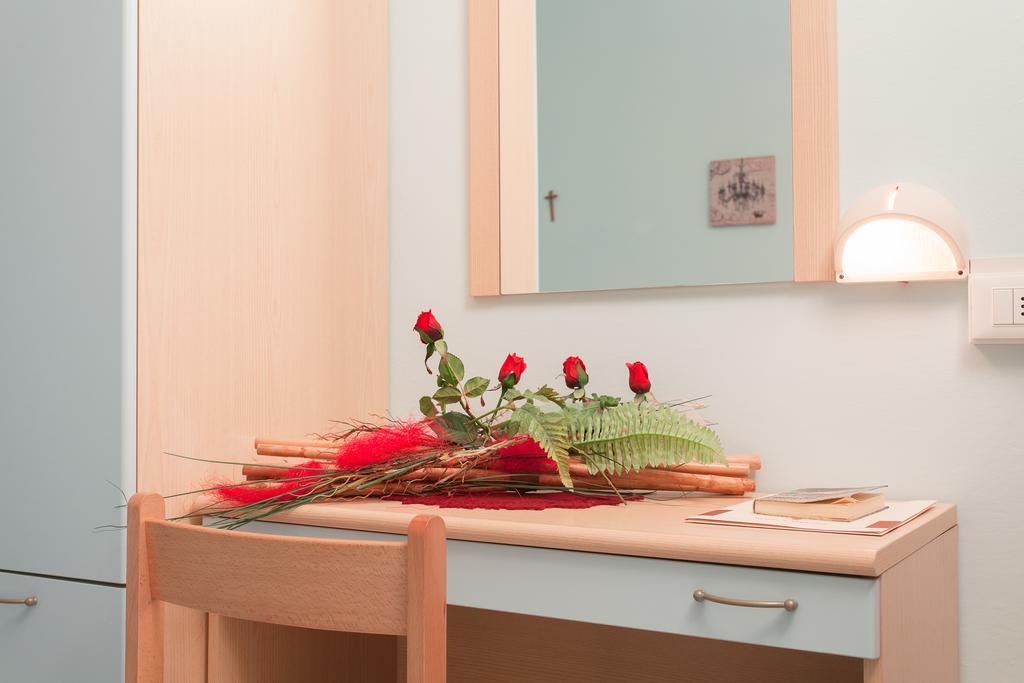 Hotel Santa Martina Villamarina Pokoj fotografie